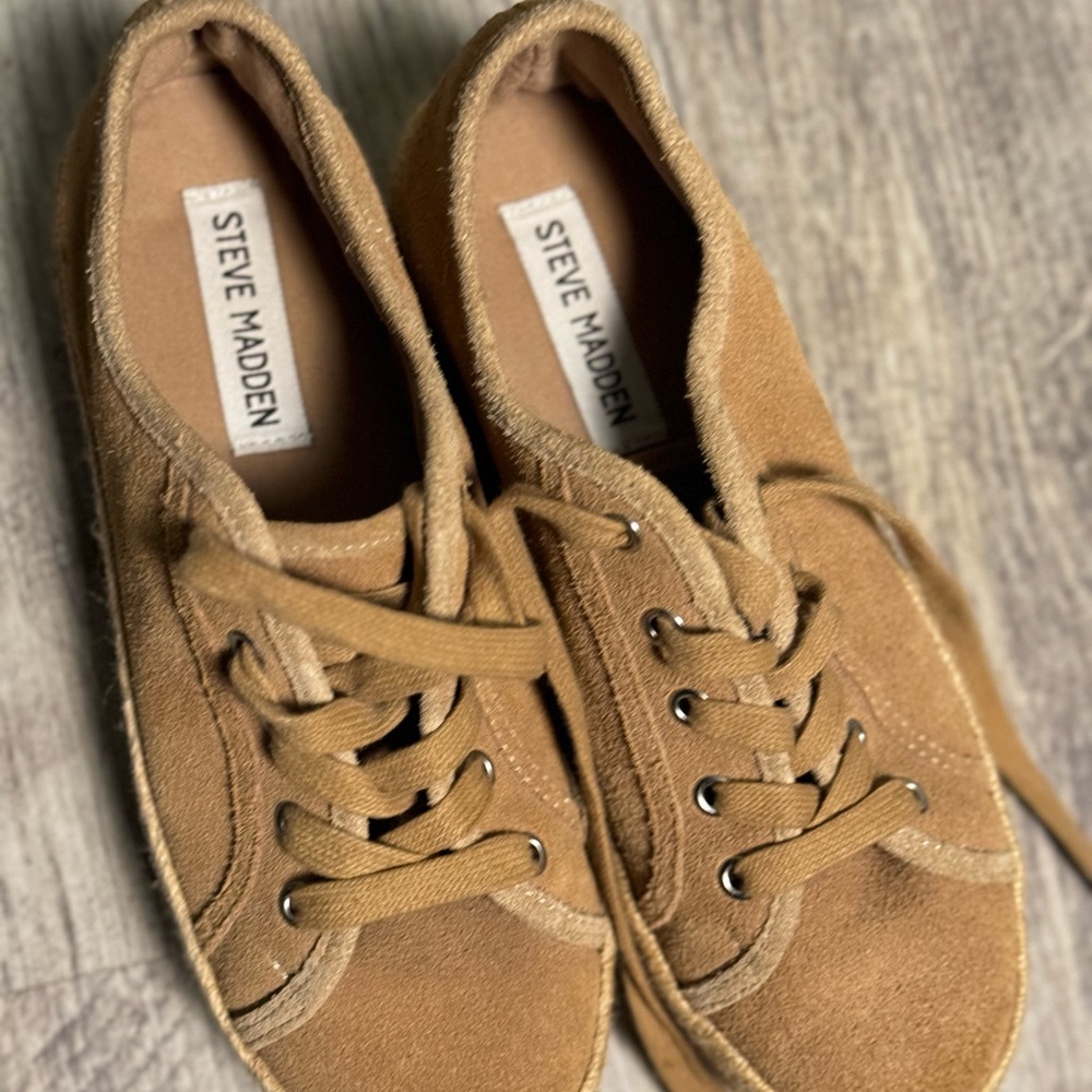 Steve Madden thick sole shoe